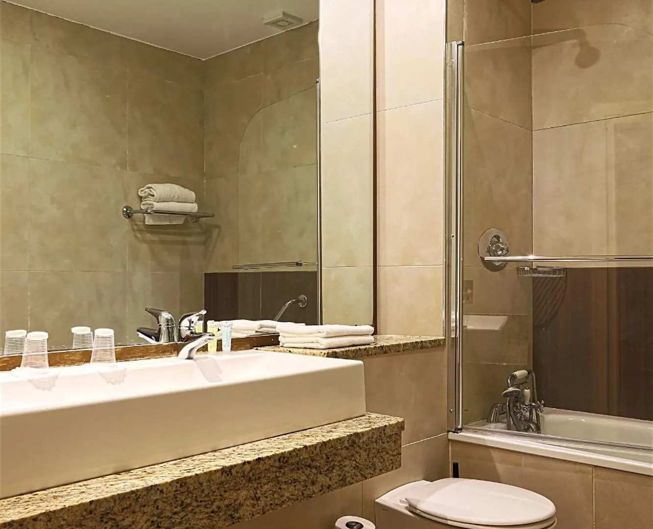 Westport Country Lodge Hotel