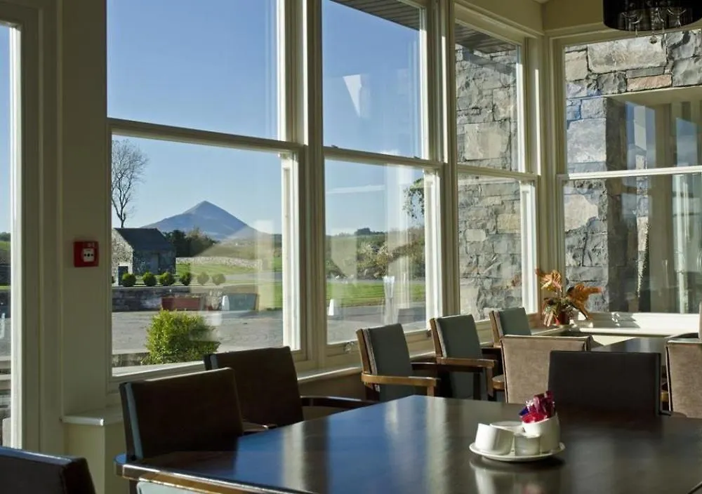 Westport Country Lodge Hotel